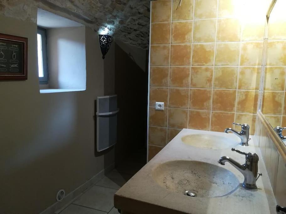 Gite De Charme 80 M², Piscine, Proche D'Uzes. Vezenobres Екстер'єр фото